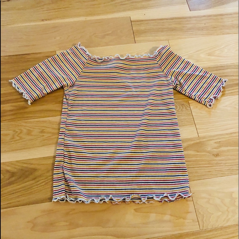 Lettuce trim off the shoulder top